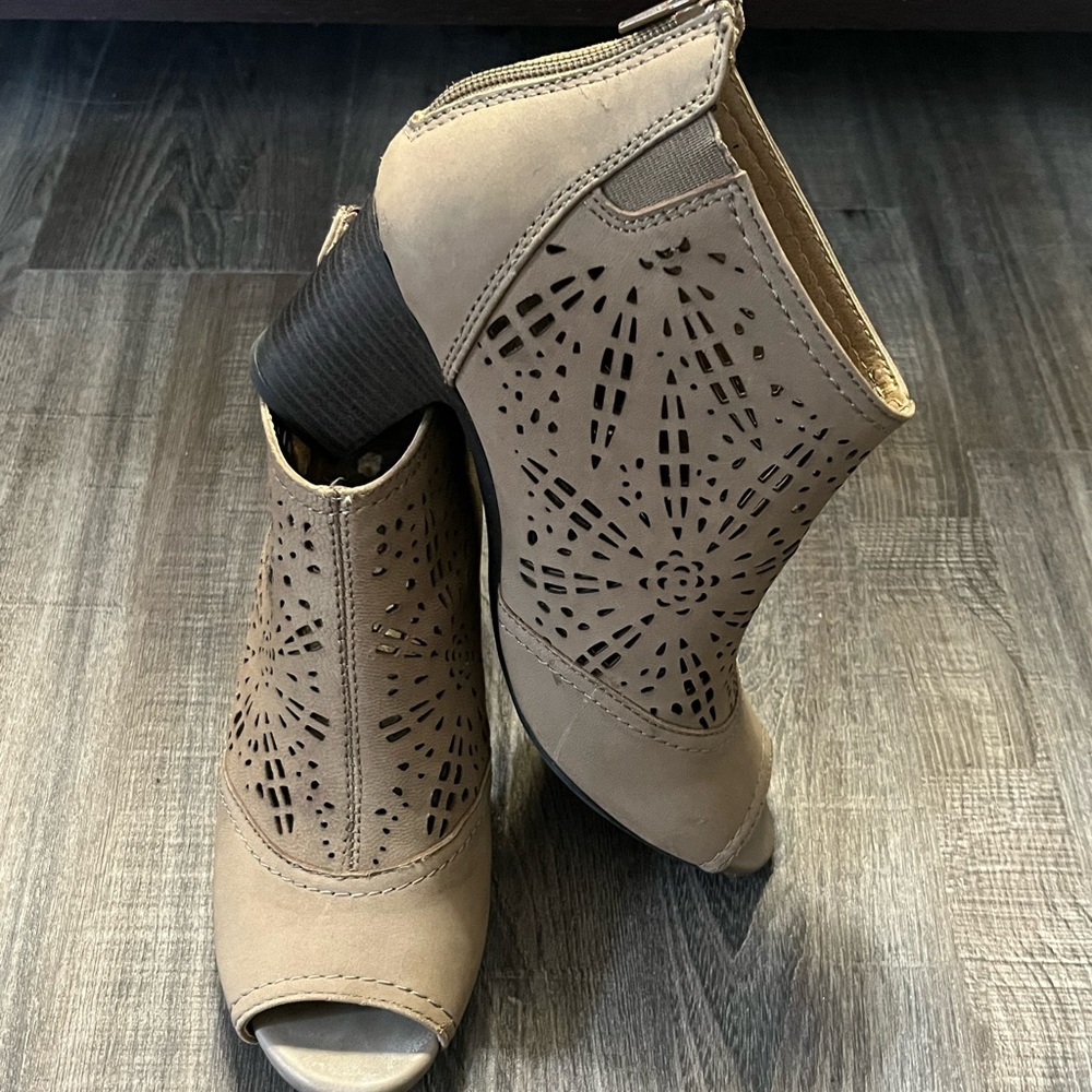 Peep toe booties size 10
